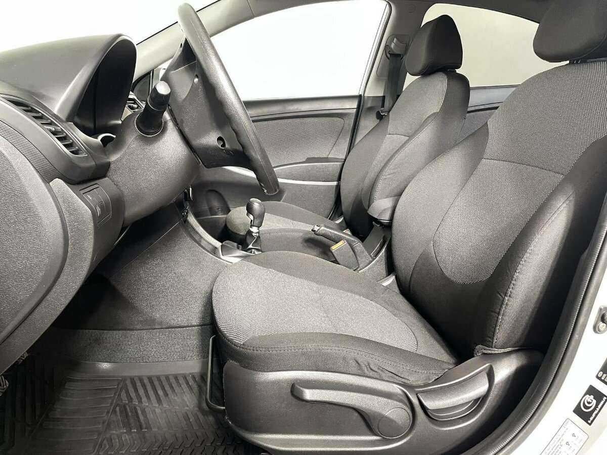 Купить Hyundai Solaris, 2014, 184 610 км, фото №10