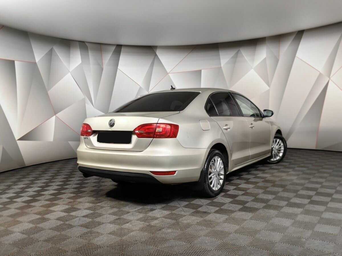 Купить Volkswagen Jetta, 2012, 174 887 км, фото №2