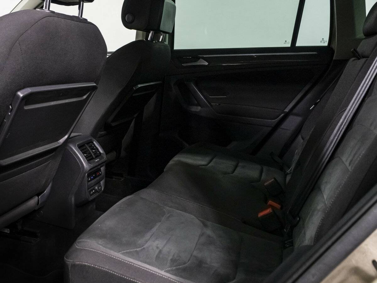 Купить Volkswagen Tiguan II, 2018, 131 218 км, фото №8