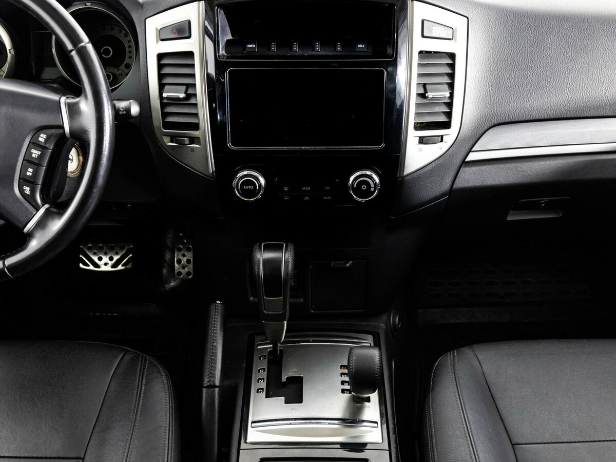 Купить Mitsubishi Pajero IV Рестайлинг 2, 2017, 110 534 км, фото №15