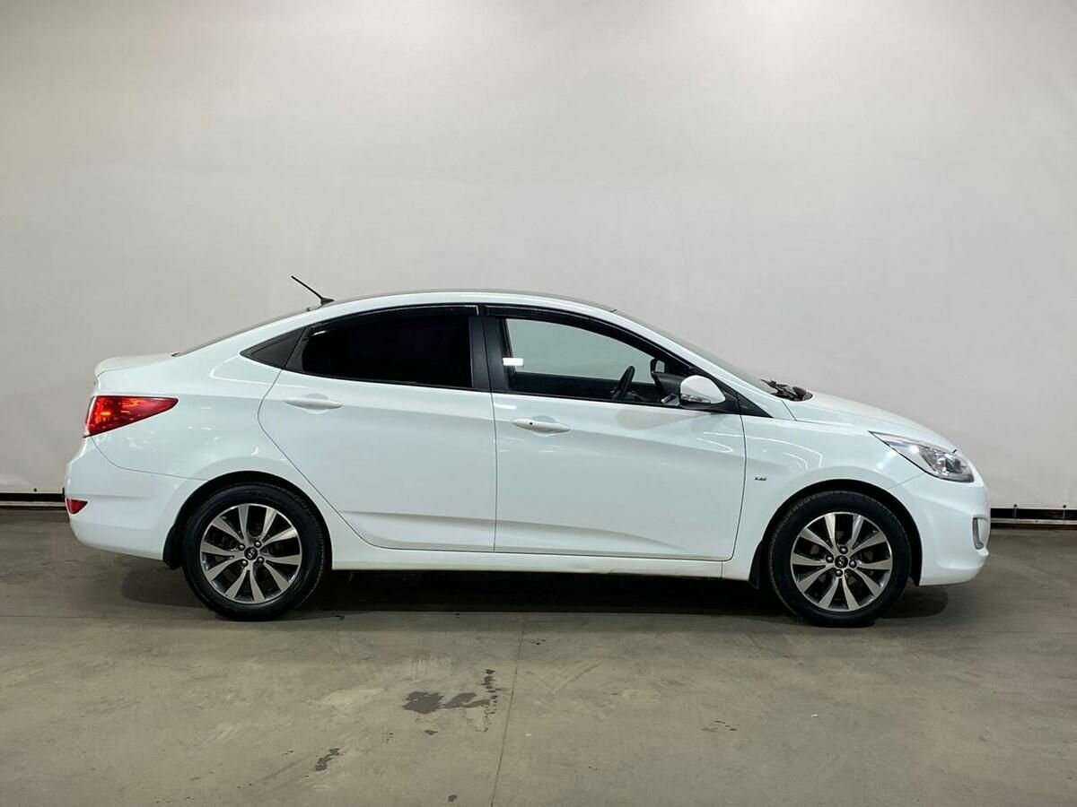 Купить Hyundai Solaris, 2013, 176 504 км, фото №4