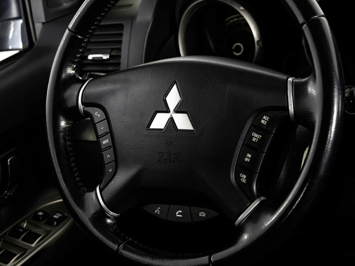 Купить Mitsubishi Pajero IV Рестайлинг 2, 2017, 110 534 км, фото №13