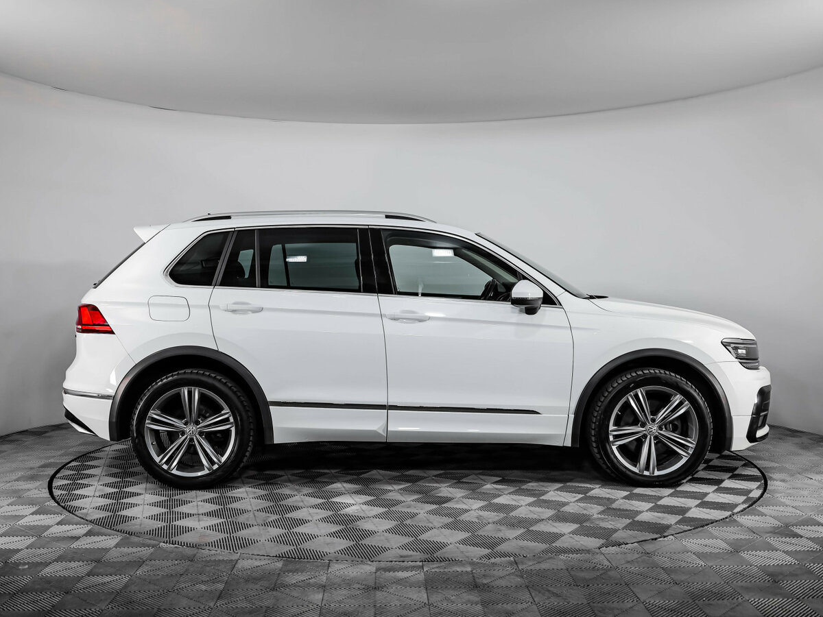 Купить Volkswagen Tiguan II, 2019, 92 843 км, фото №4
