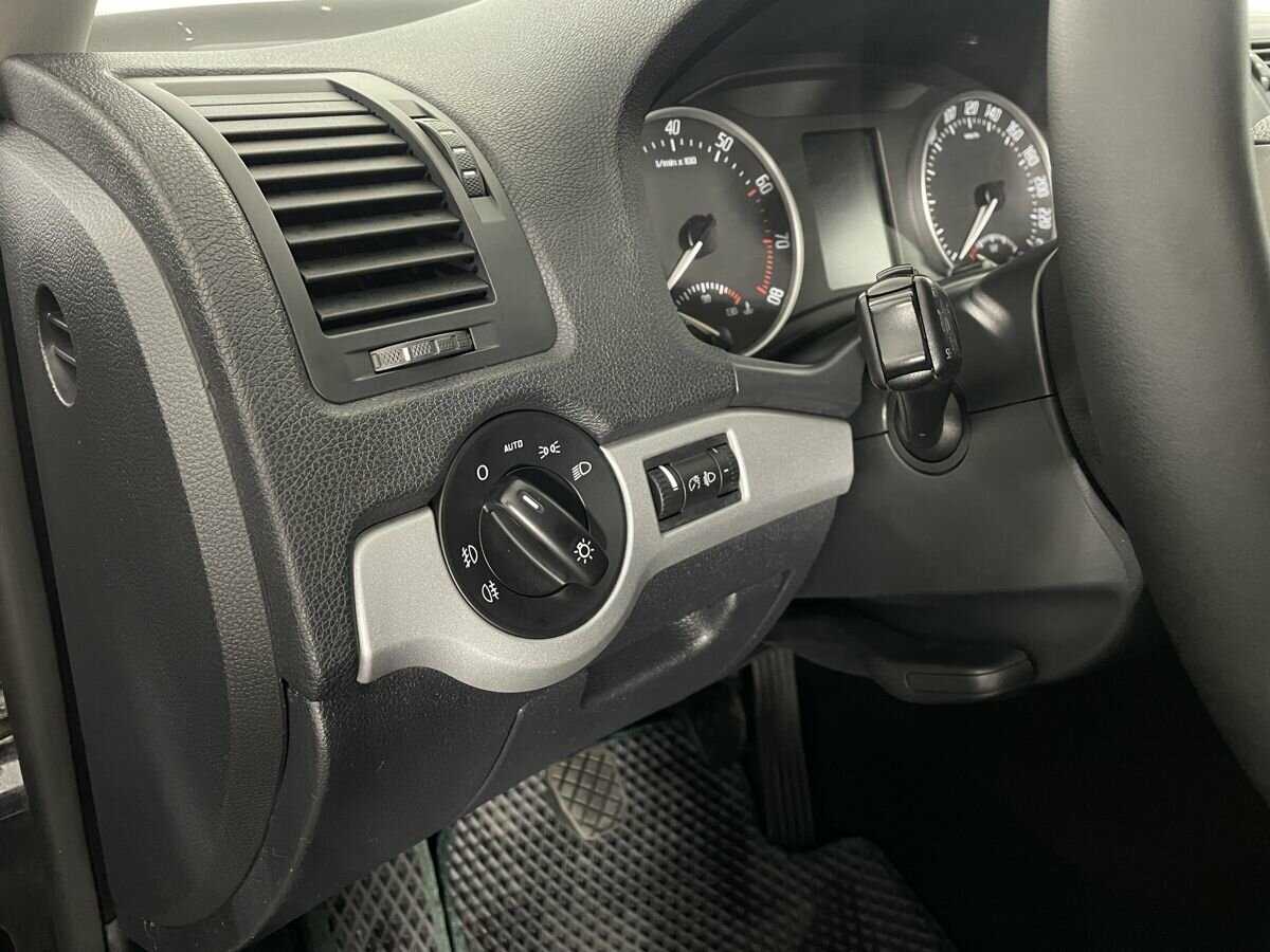 Купить Skoda Octavia, 2012, 196 814 км, фото №9