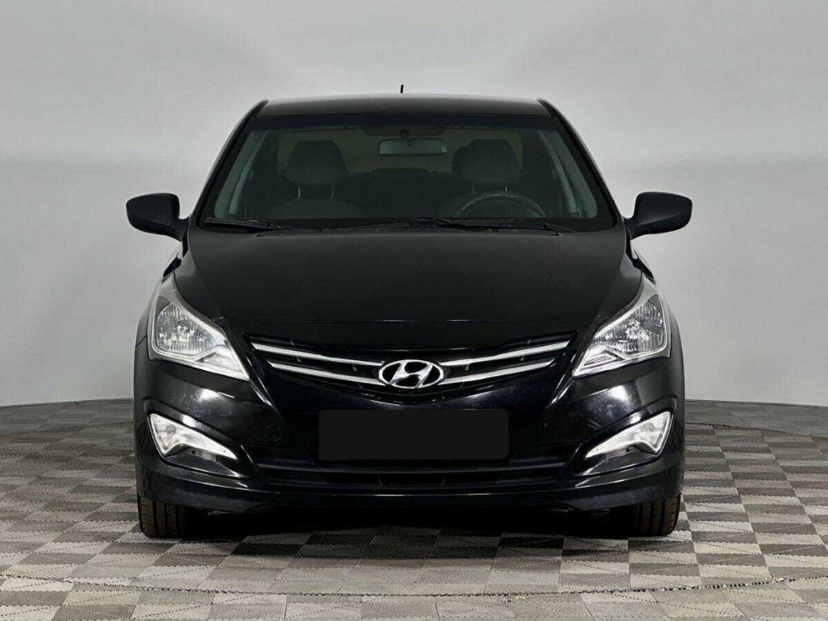 Купить Hyundai Solaris, 2015, 169 939 км, фото №3
