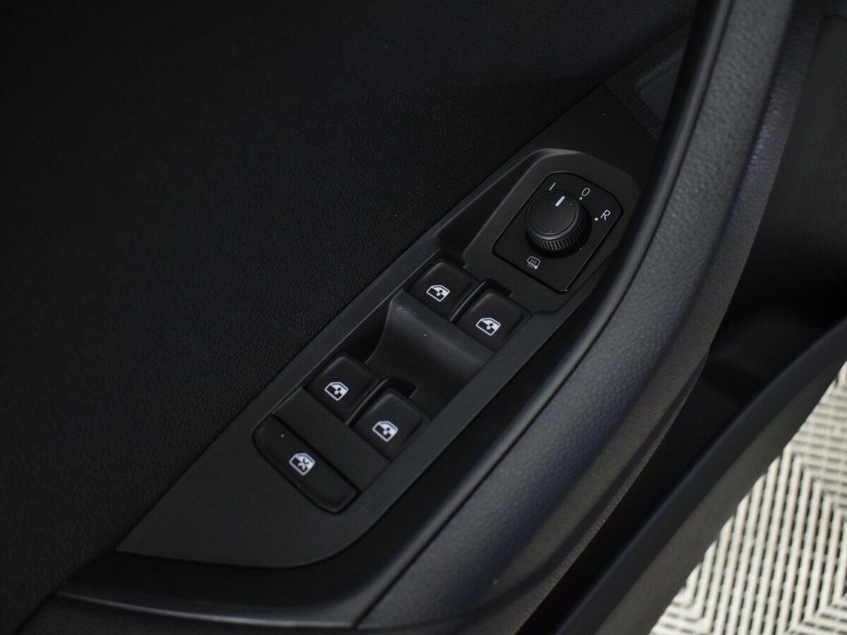 Купить Skoda Karoq I, 2021, 32 929 км, фото №17