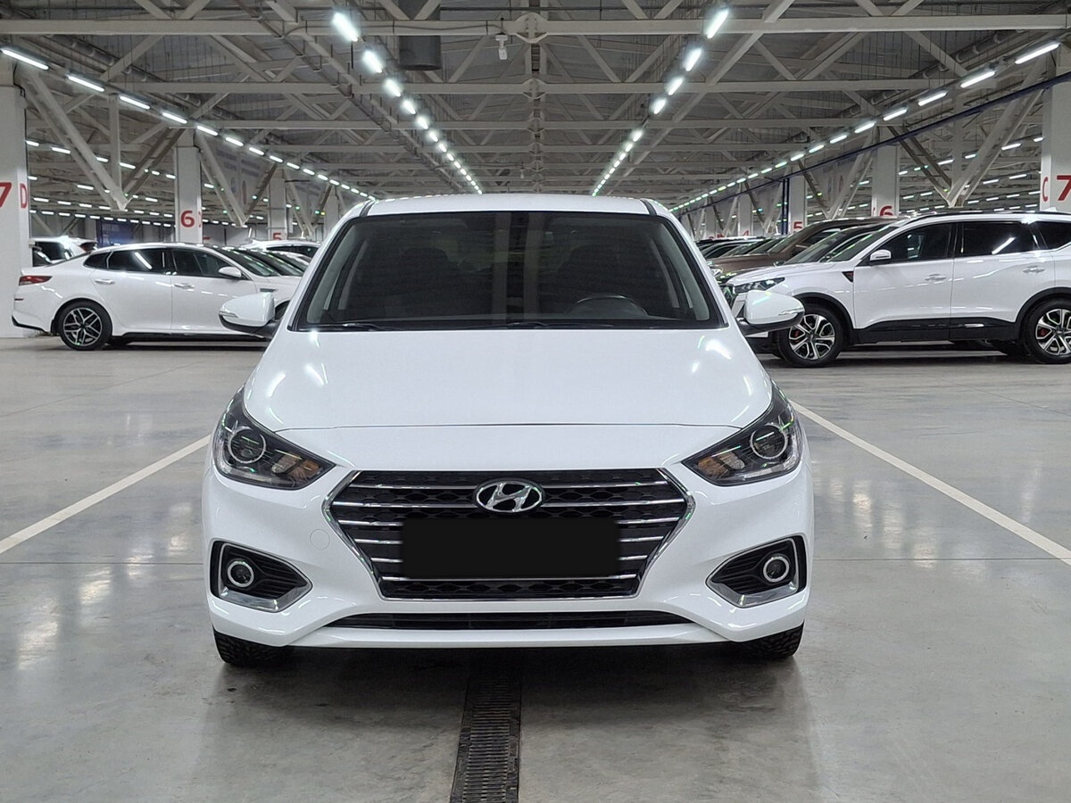 Купить Hyundai Solaris II, 2017, 51 103 км, фото №2