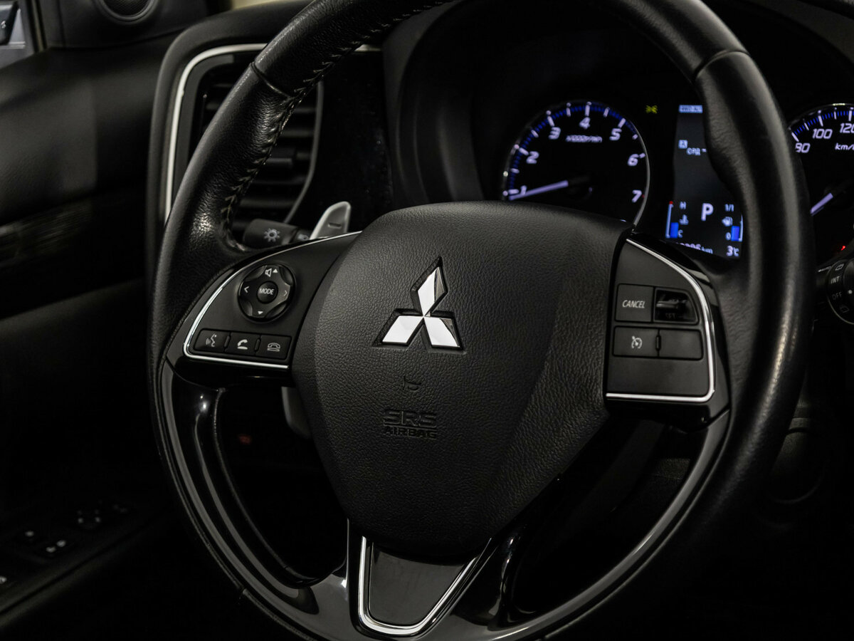Купить Mitsubishi Outlander III Рестайлинг 2, 2016, 200 293 км, фото №12