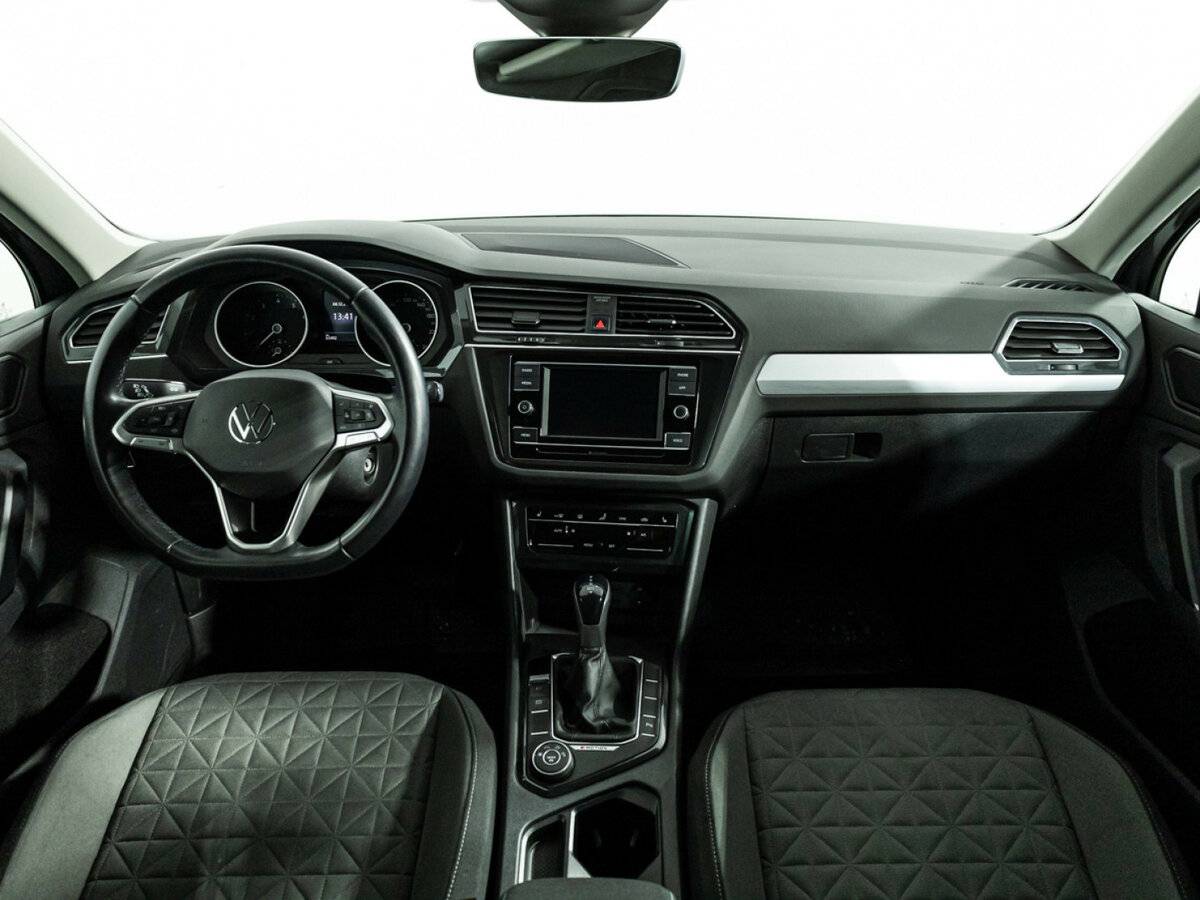 Купить Volkswagen Tiguan II Рестайлинг, 2021, 63 490 км, фото №13
